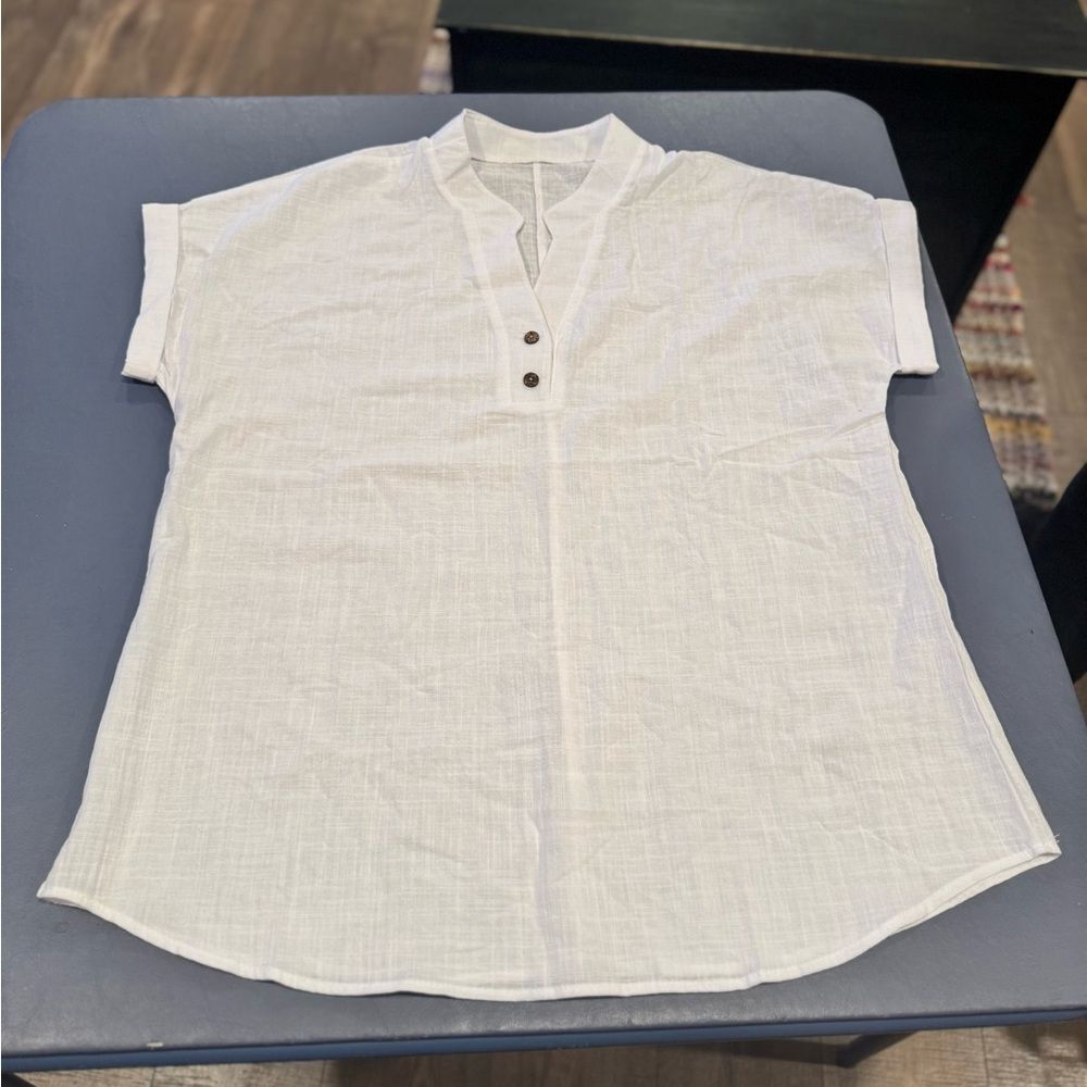 New without tags Unbranded Women’s White Cotton Blend Blouse Size XL